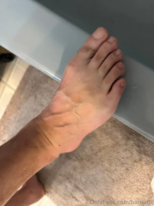 Anyone into feet happy to share more in your dms if you are