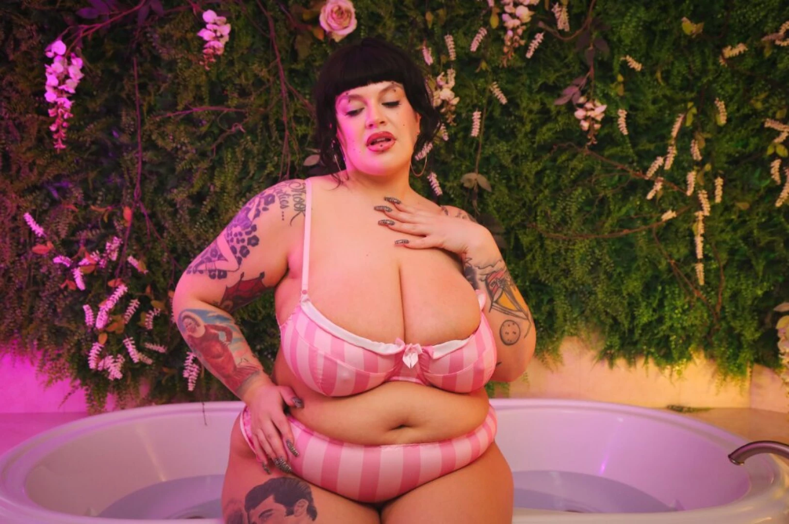 Naughty by nature tempting by choice 