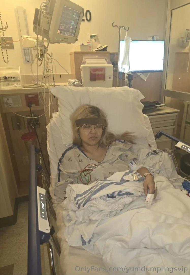 Recovering from surgery love and miss u all please leave a tip so i 