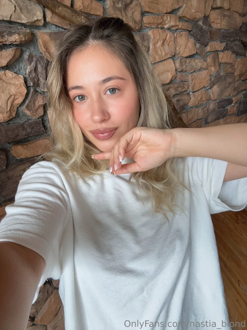 An evening for a girl is a moment when the world freezes and time 