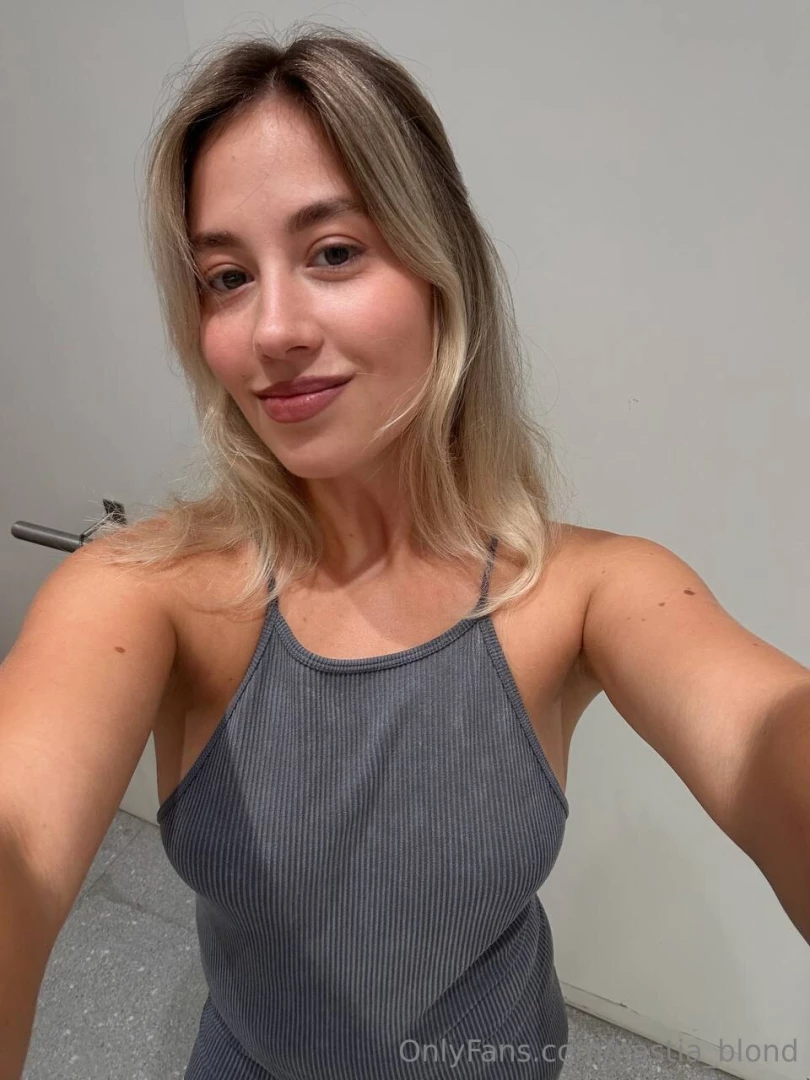 The girls evening began with a pleasant get-together with her friends 