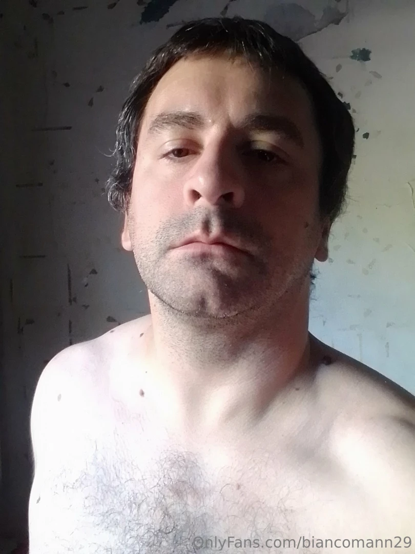 Do you wanna suck my dick or i will suck yours 