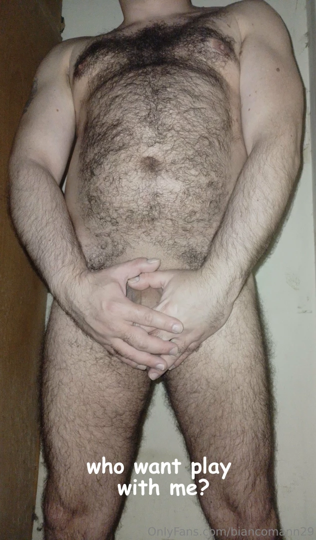 9 pics and 15 bundles huge loads on the floor mirror feets bed and 