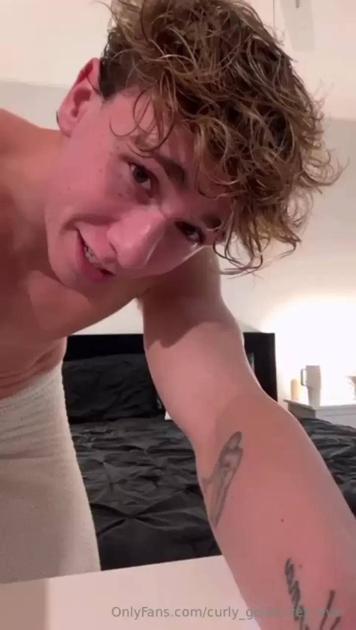 Of fam join me on my room tour 