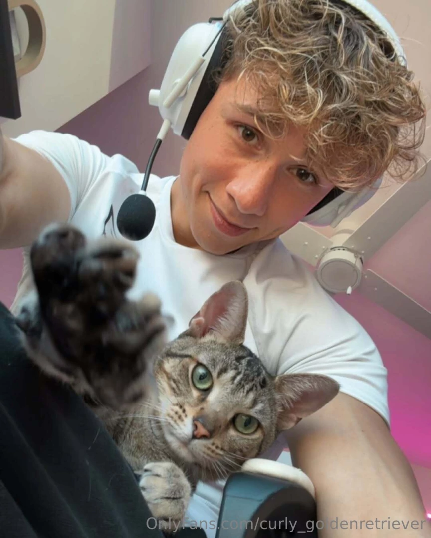 How many of yall follow me on twitch here 