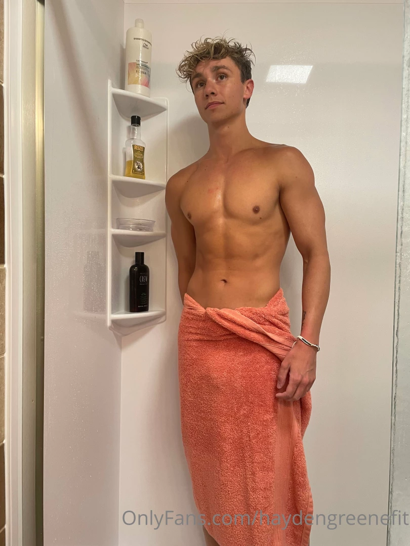 Shower aesthetics gonna get back to my dms on here tomorrow everyone 