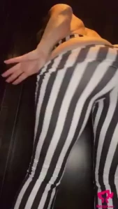 Uiuiuiiii tremendo culazo que me hacen estos pantalones