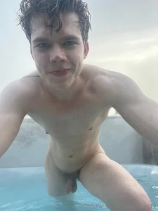 Had a nice nude hotub session at my buddies place giving you all a part 3