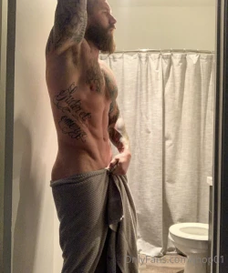 Who s removing daddy s towel with their teeth