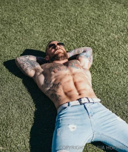 Looking for someone i could wrap in my arms right now