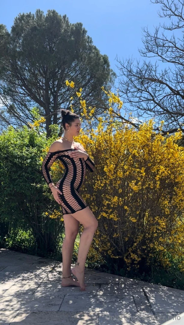 Un peu transparente cette robe part 2 