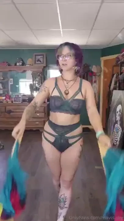 Just twirling around shakedown street is one of my all time favorite 