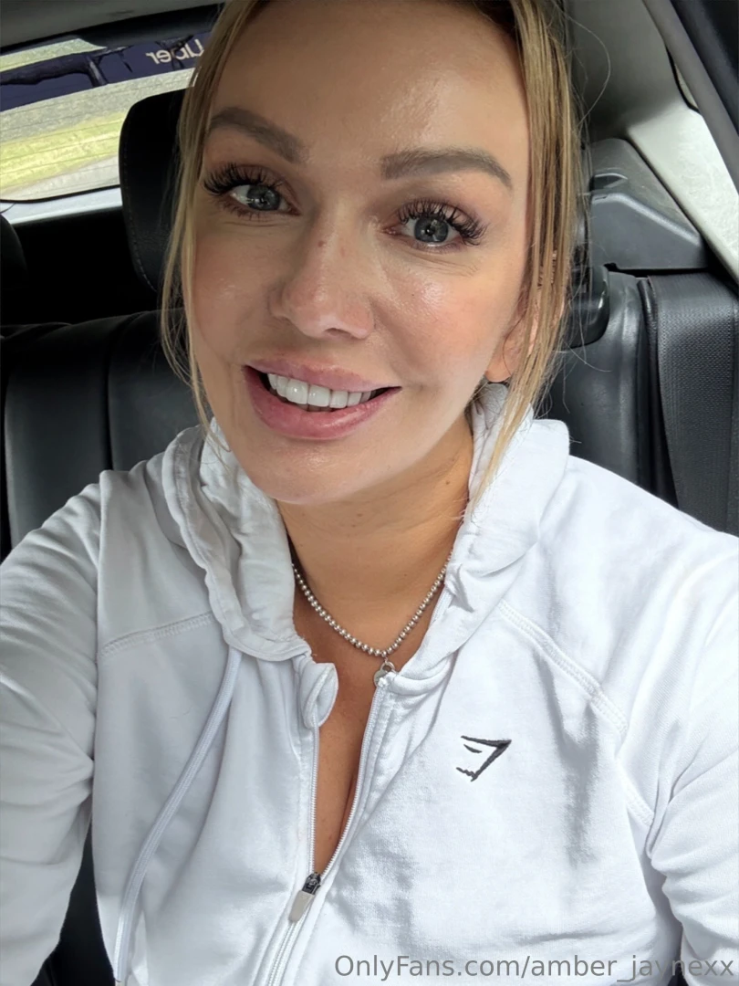 I m in transit to france so there will be a slow reply on dms unless 