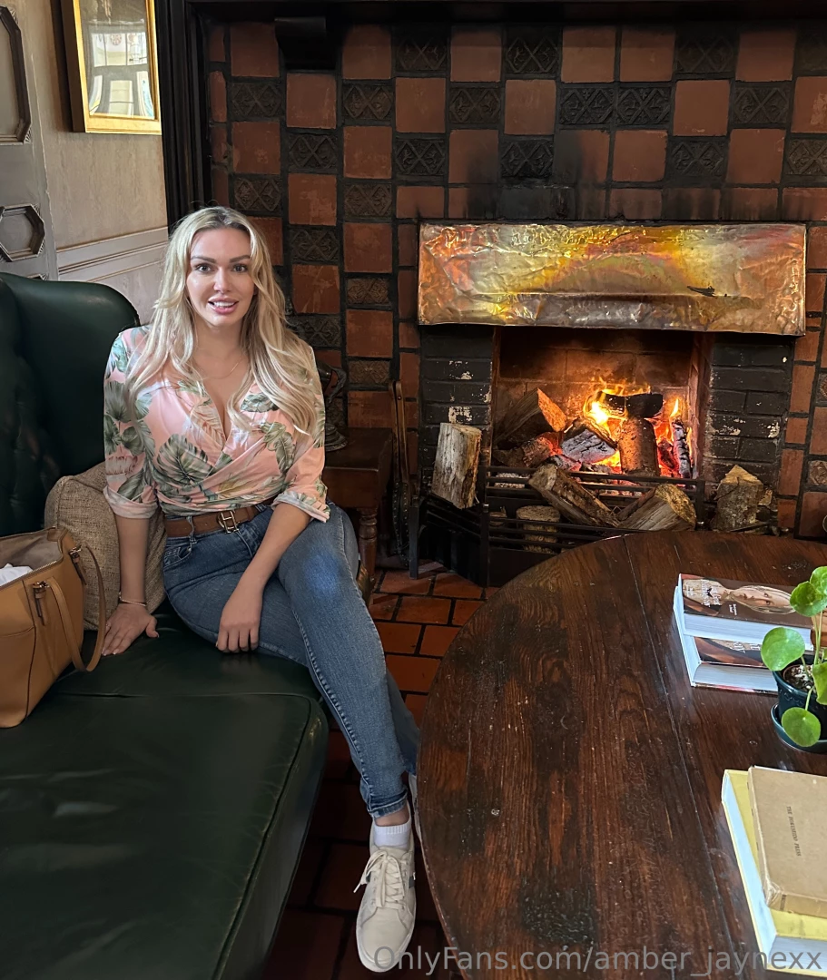 A rare peek at what i actually look like when i m not amber jayne xxx 