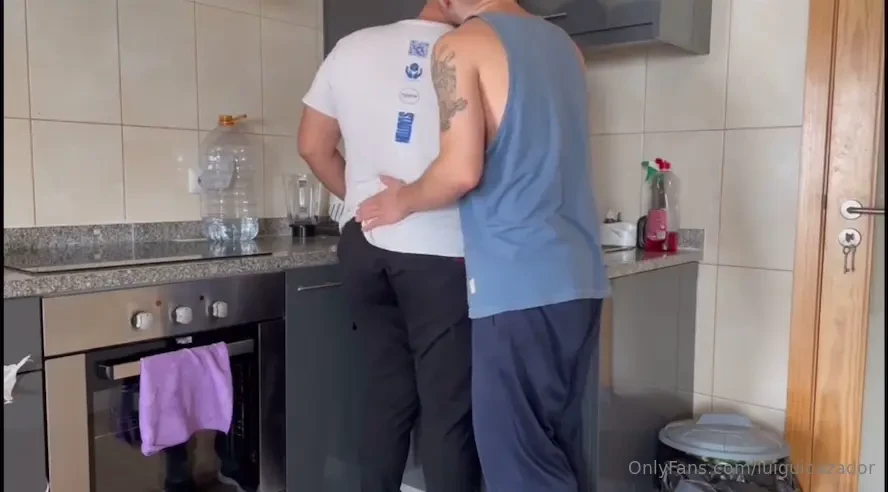 A quick handjob to kill my urge 