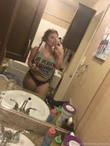 Swipeeeee to lift my shirt part 3