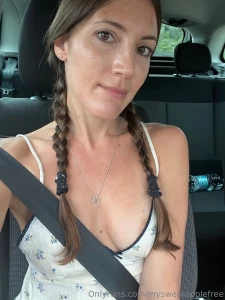 Slide to see my boobs and subscribe to mysweetapple for more holiday part 1