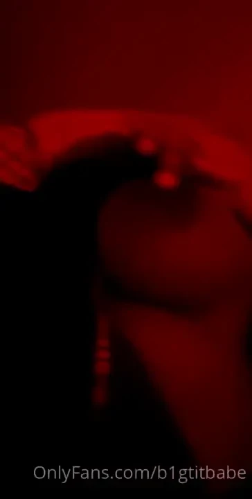 Just a random old video that i wanted to share cause my boobs looked 