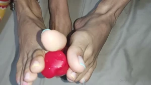 tuflacaverog - I can masturbate you with my feet babe 