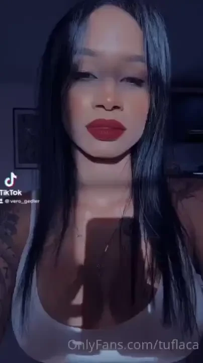 Everyone says that i have the face of a bitch do you think the same 