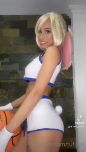 Lola bunny