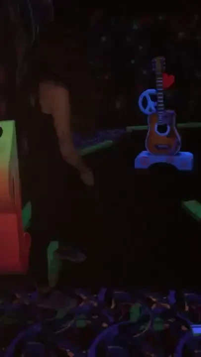 Do you guys want more of these in public places i wish it was longer 