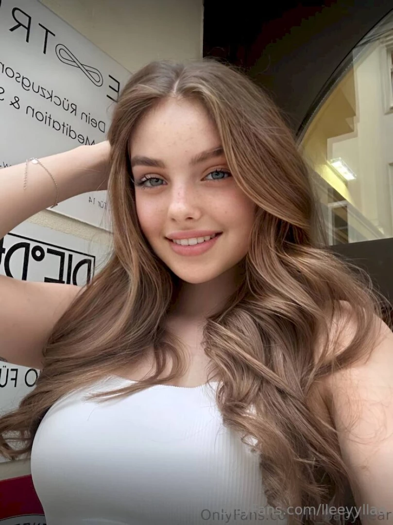 She lil_babybear needs your cock more than ever this beauty will play part 820 