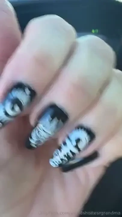 Mmm tell me how does it feel imagining those long painted nails 