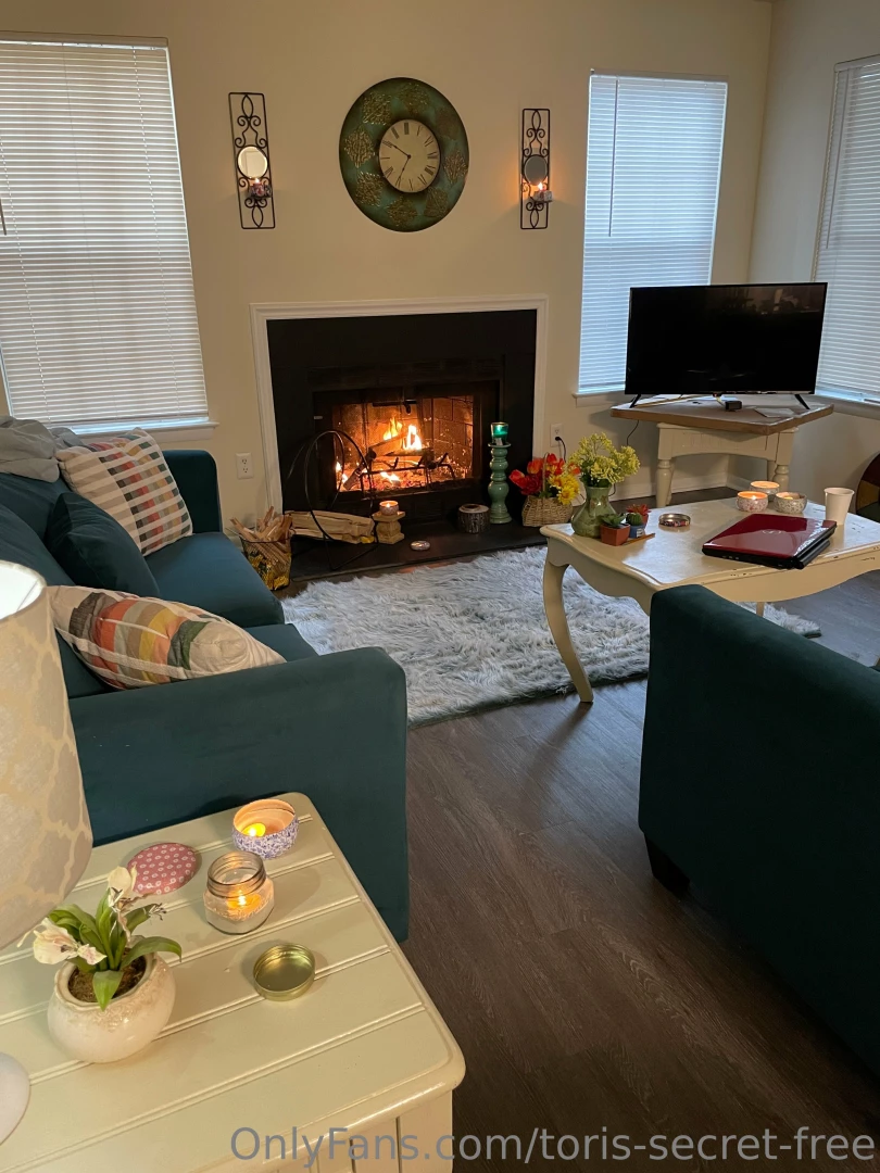 This is my super cute office where i have entertained a few very happy 