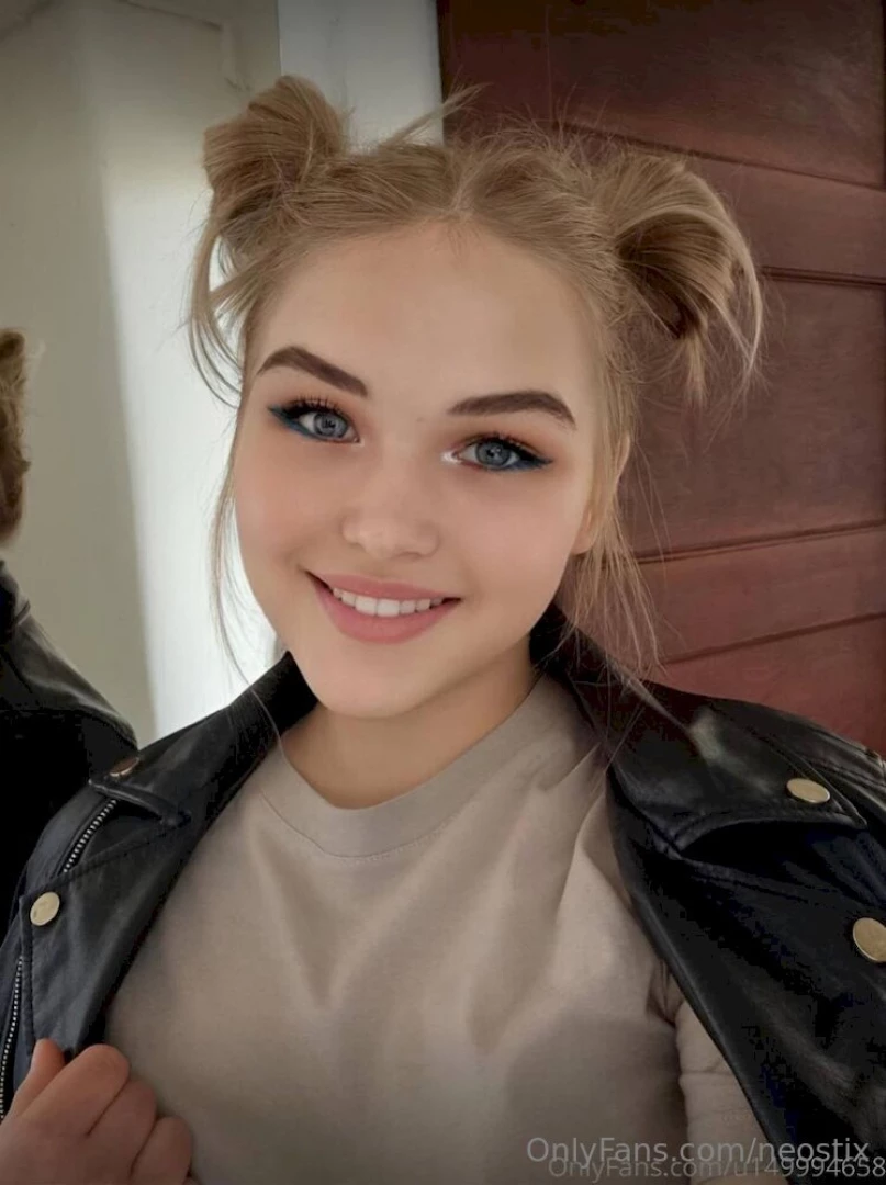 Sabscribe for free just look at her chloehoneyyy cutie face cherry part 267 