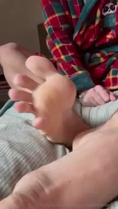 Happy saturday from your arched queen 