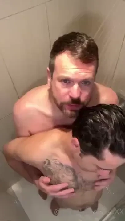 Hot shower scene with andygator 