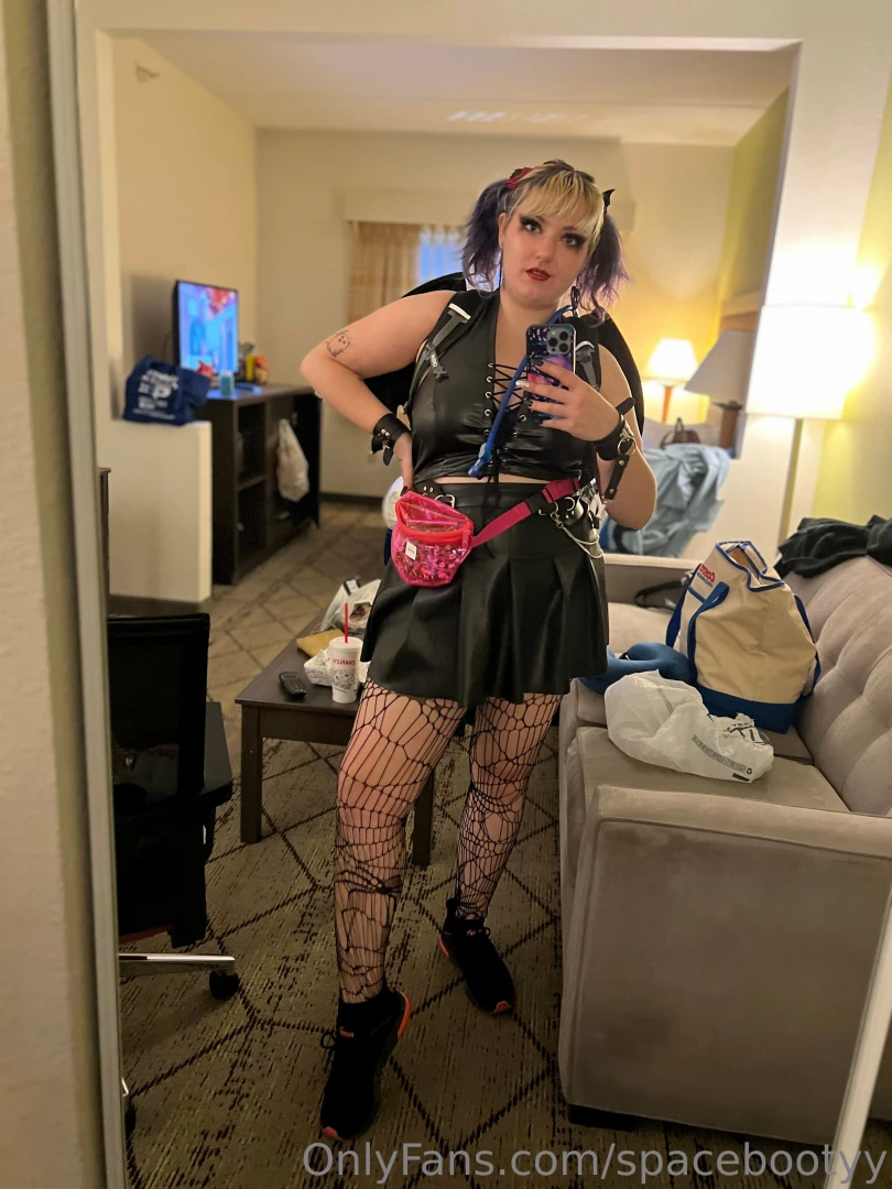 What if i just started postin all the rave pics i take when i m super part 1 