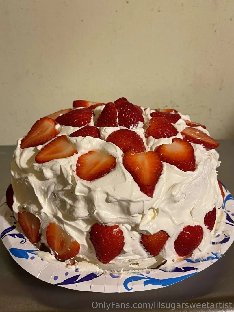 My birthday cake strawberry whipped cream amp vanilla cake part 2 
