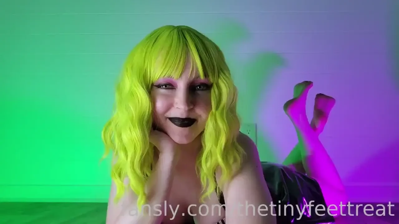 Feetlejuice blowjob and footjob - i m baaaaack didn t take you very 