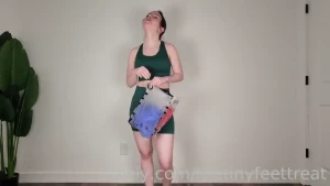 Friend zone help me choose an outfit - that hot guy from yoga class