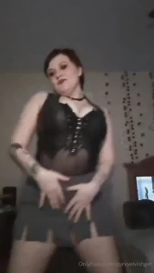 Stroke like you d fuck me dancing my clothes off then letting you hear