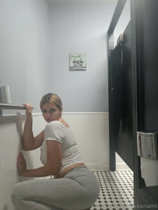 Im in the bathroom where are you part 1