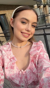 I don t know a single girl who doesn t like compliments so why don t i