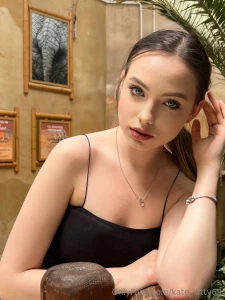 Someone says a girl can t be both beautiful and smart why do i have to part 1