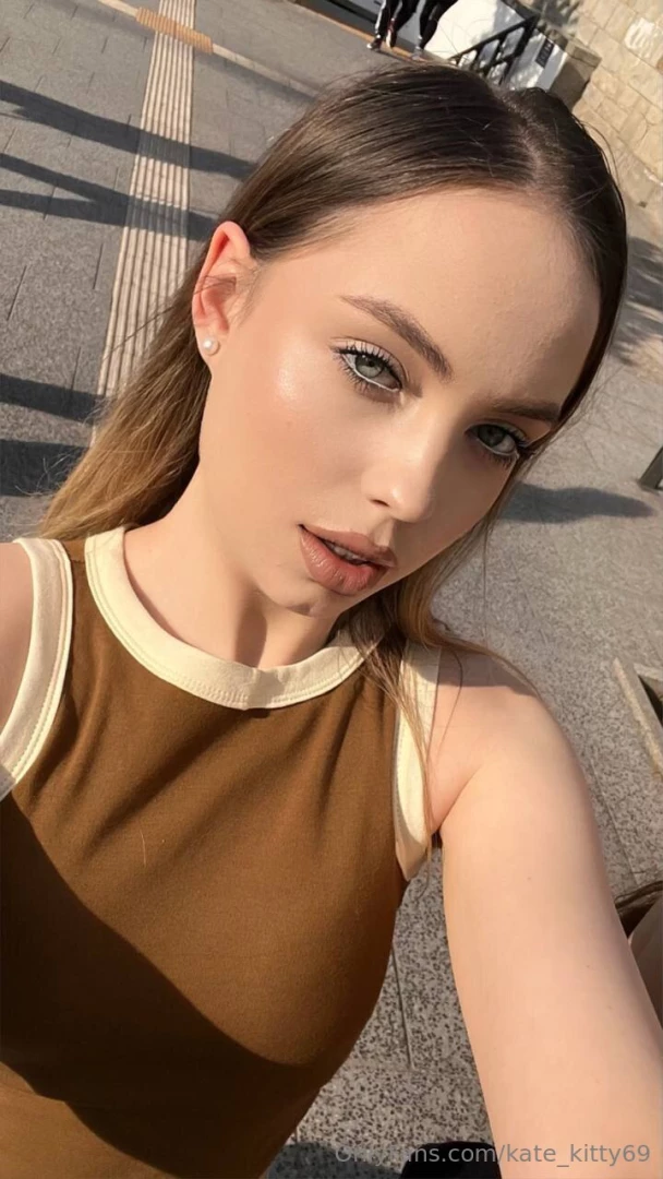 Female attractiveness is the ability to energize not only those around 