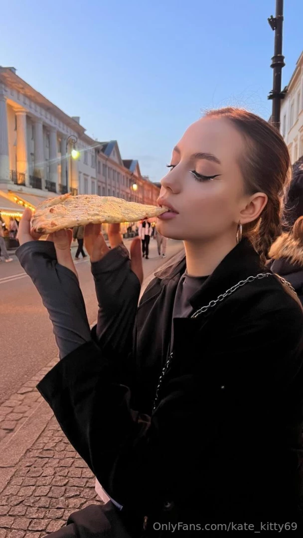 Your good lovely gf is selected according to several principles she 