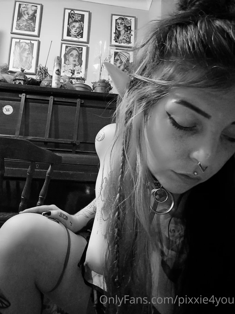 Little elf at your service 