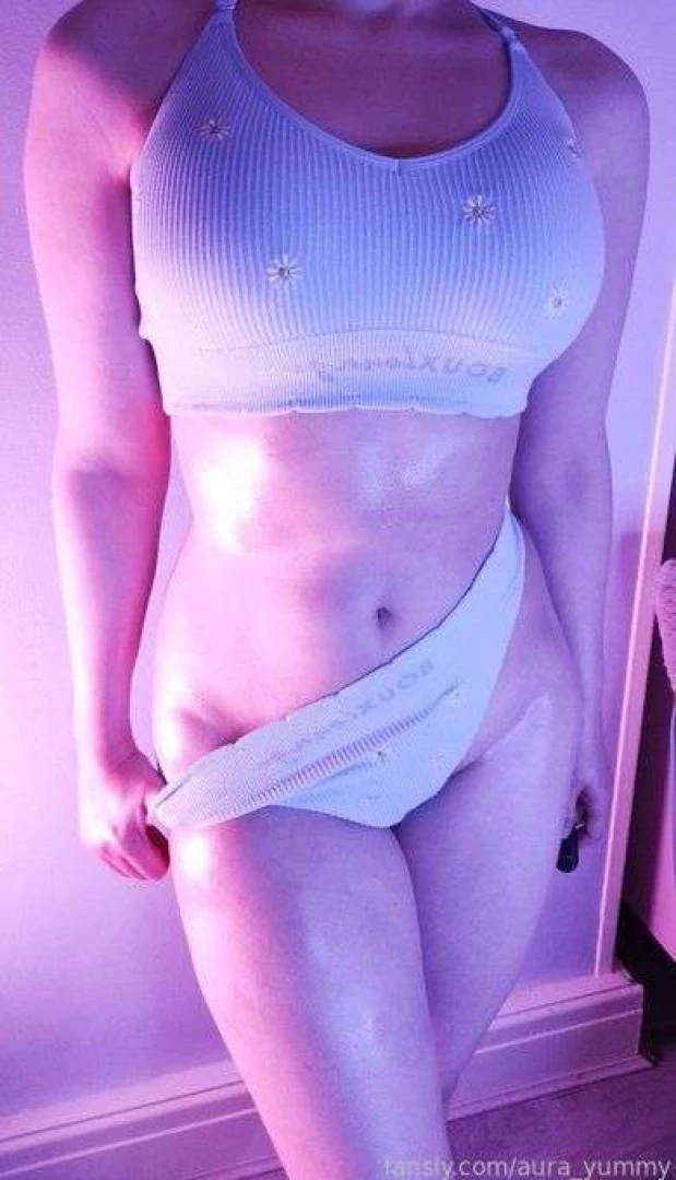 Hey i have been updating my throne with lots of naughty treats so if 