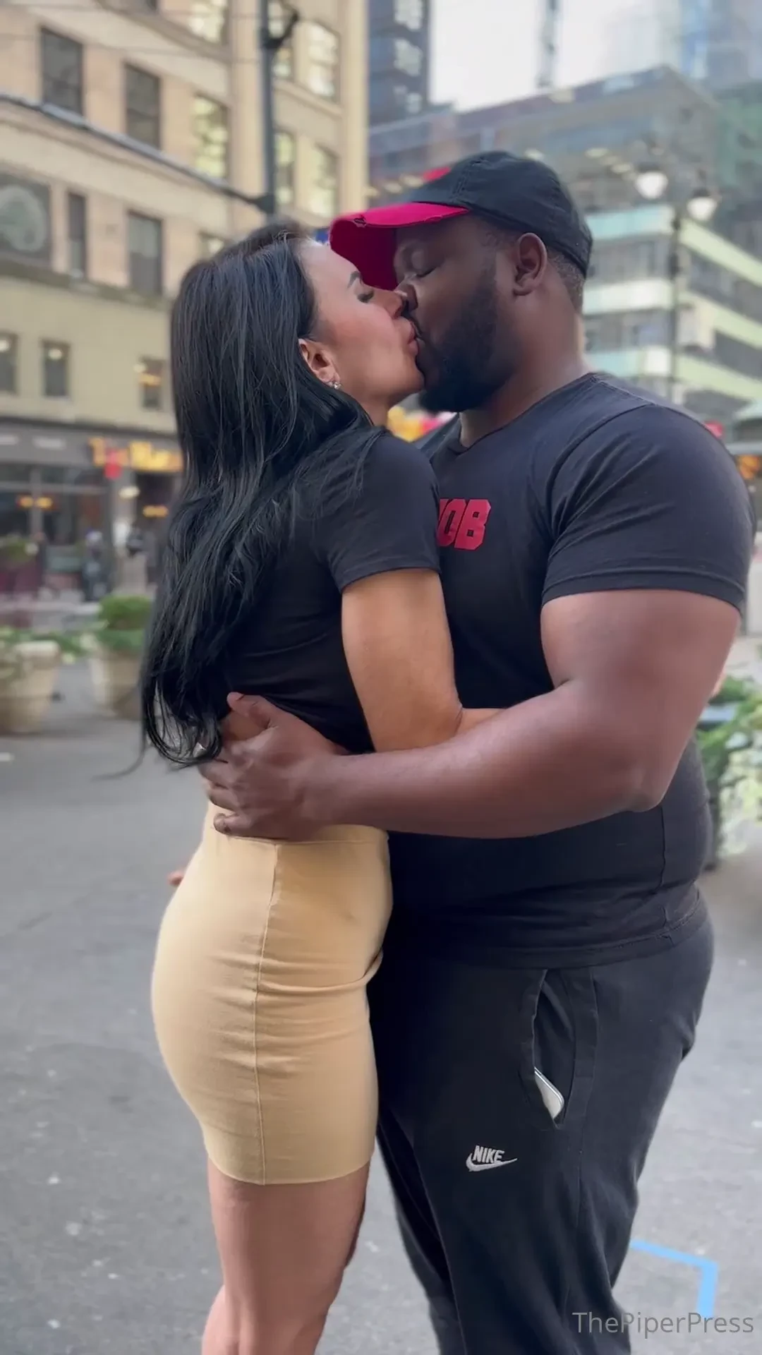 Kissing love with freakmobmedia did you see my movie 