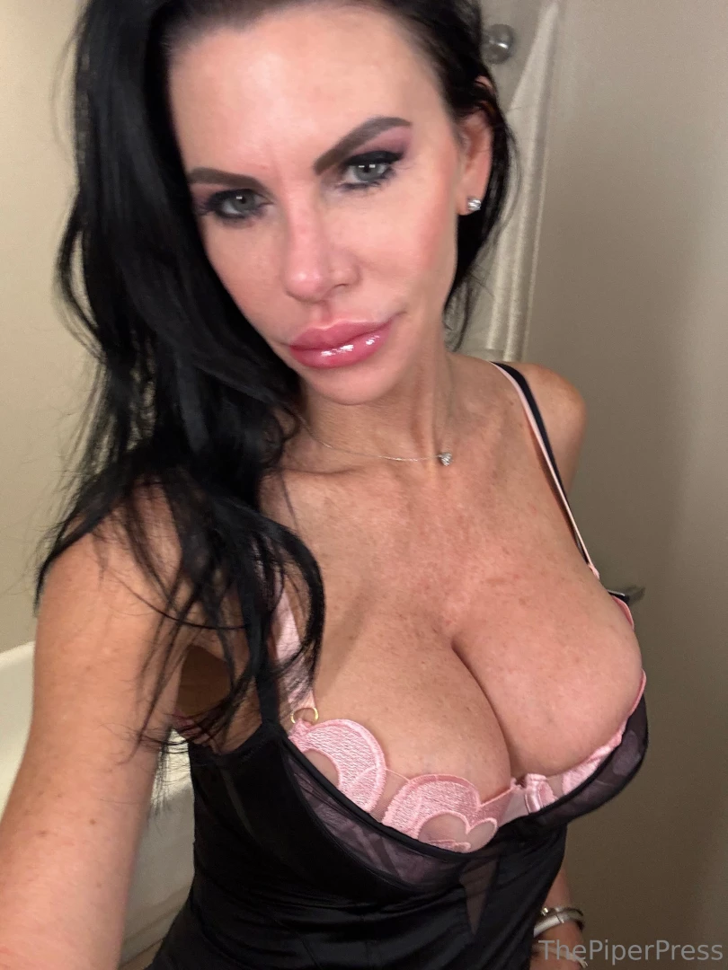 I love you i wanna show you what s under my dress 