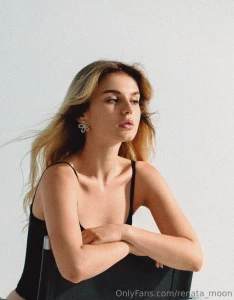 How to realize that a girl likes you a very hard question but at the