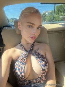 Follow her for free yourfavbarbie_vip yourfavbarbie_vip do you want to part 52