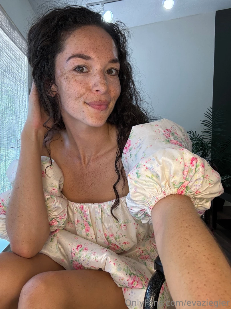 Come sit on my lap and let me show you why this chair is perfect for a part 1 