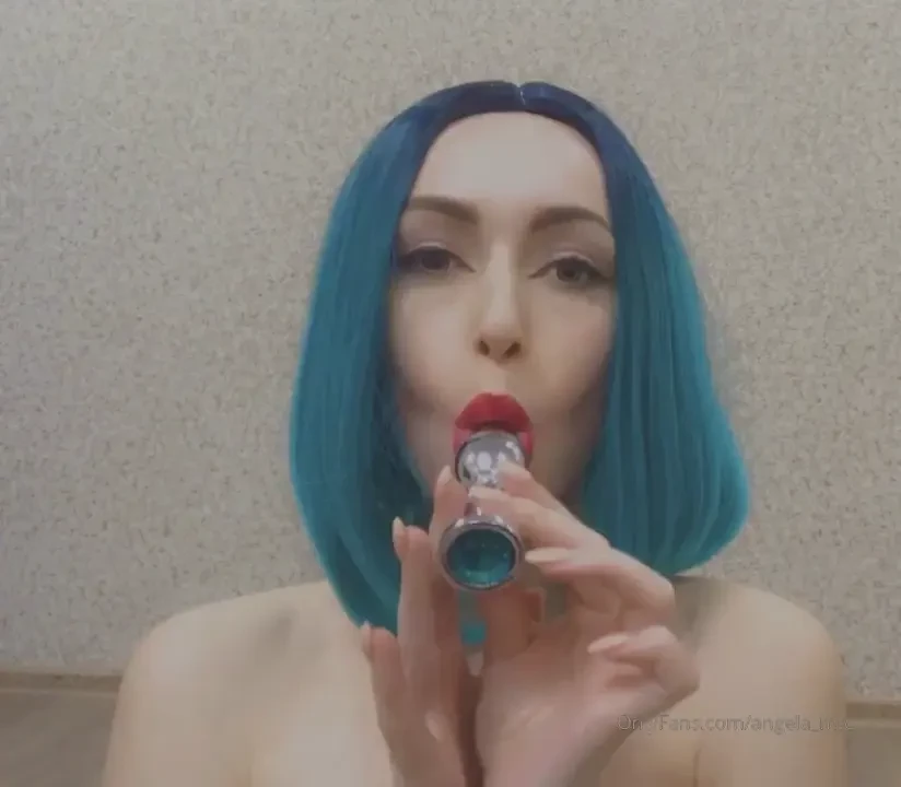 I love that it matches the wig 